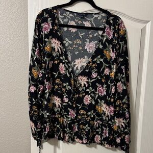 American Eagle Outfitters XXL Black Floral Blouse